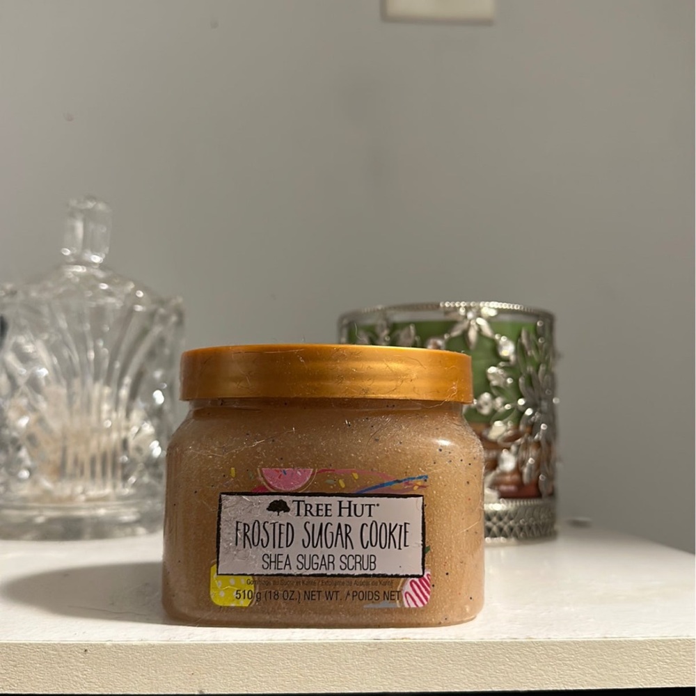 Tree hut scrub